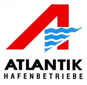 Atlantik Hafenbetriebe Logo mit einem großen roten Buchstaben A, in dessen Innerem blaue Wellenlinien zu sehen sind, die an Wasser erinnern. Darunter erscheint in fetter schwarzer Schrift der Schriftzug ATLANTIK HAFENBETRIEBE.